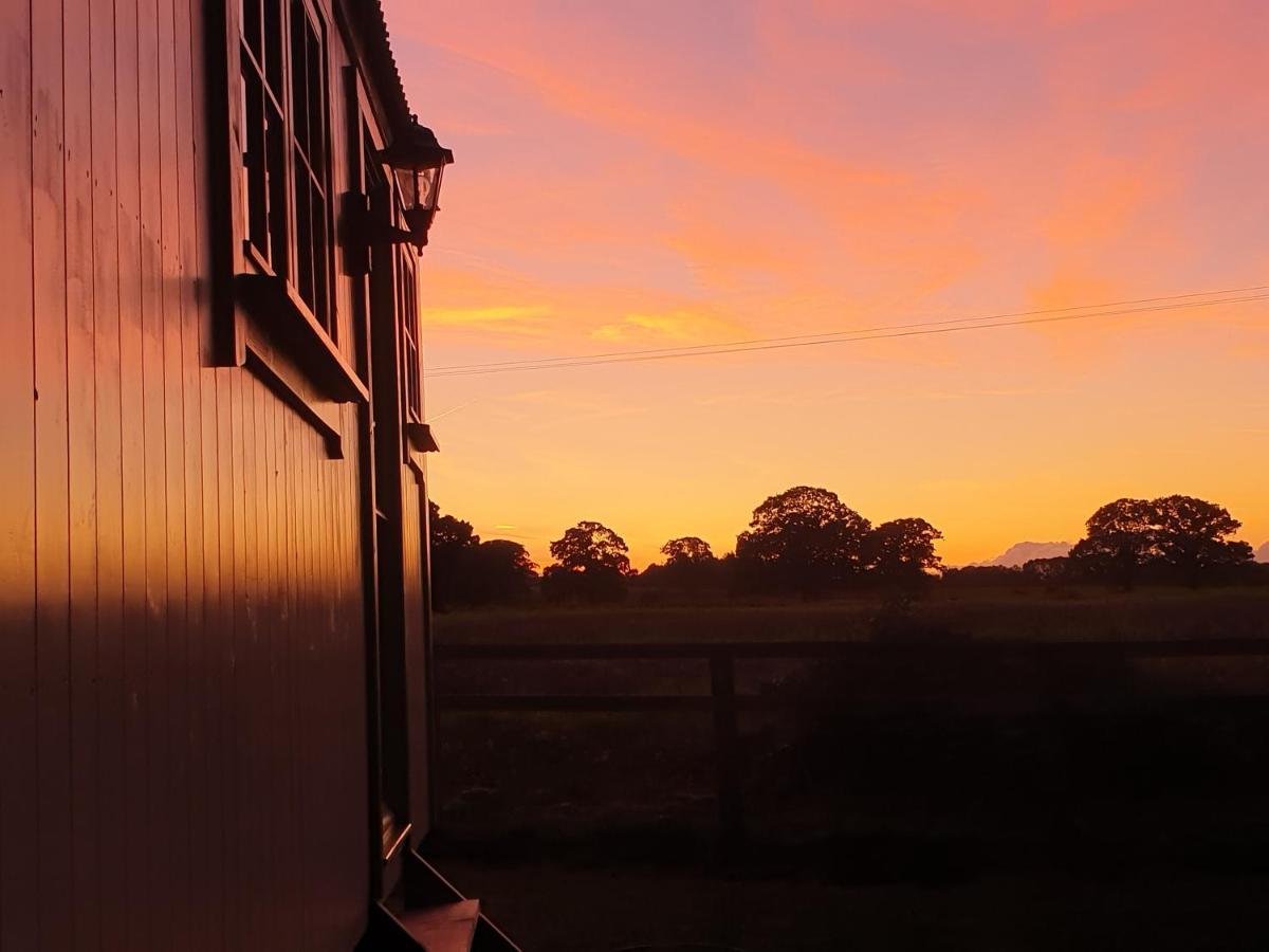 The Old Mill Shepherds Hut Okehampton Esterno foto